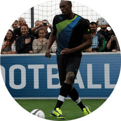 Usain Bolt Plays Football In Dortmund - Usain Bolt Play Football Png